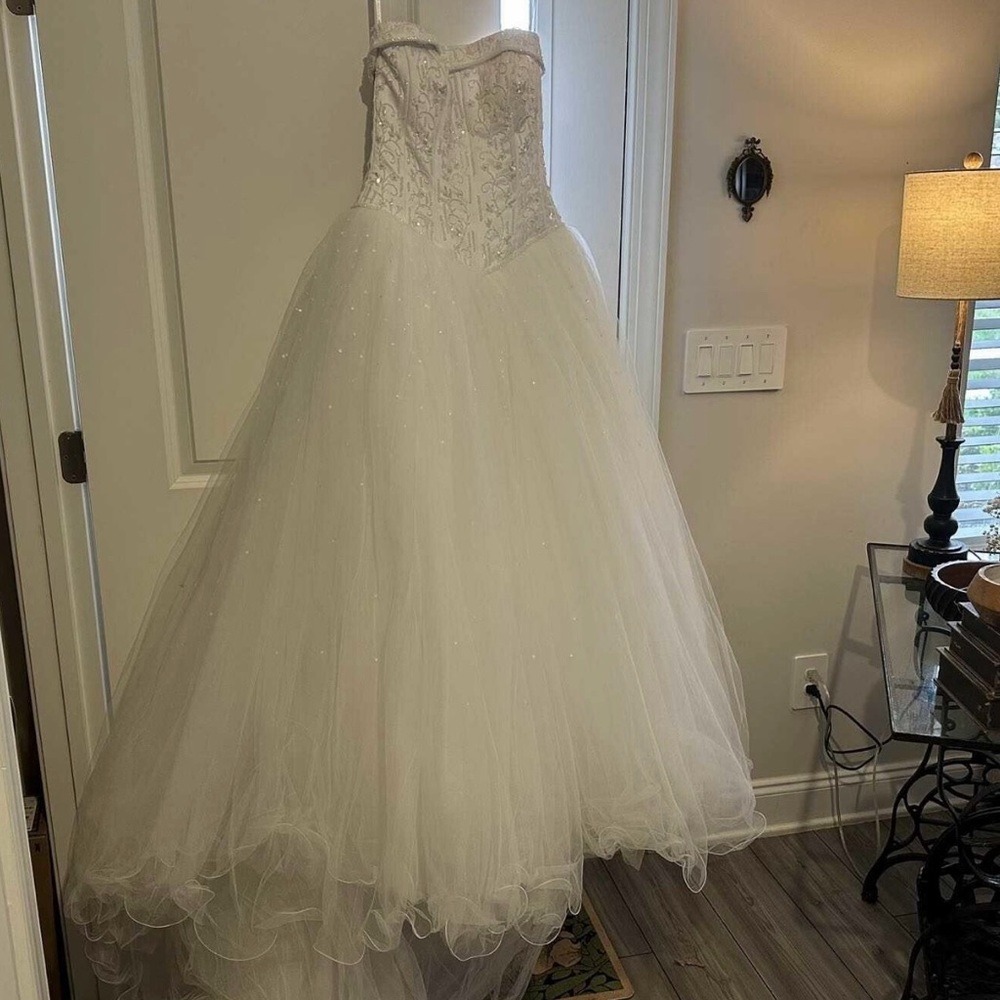 Elegant White Strapless Ball Gown